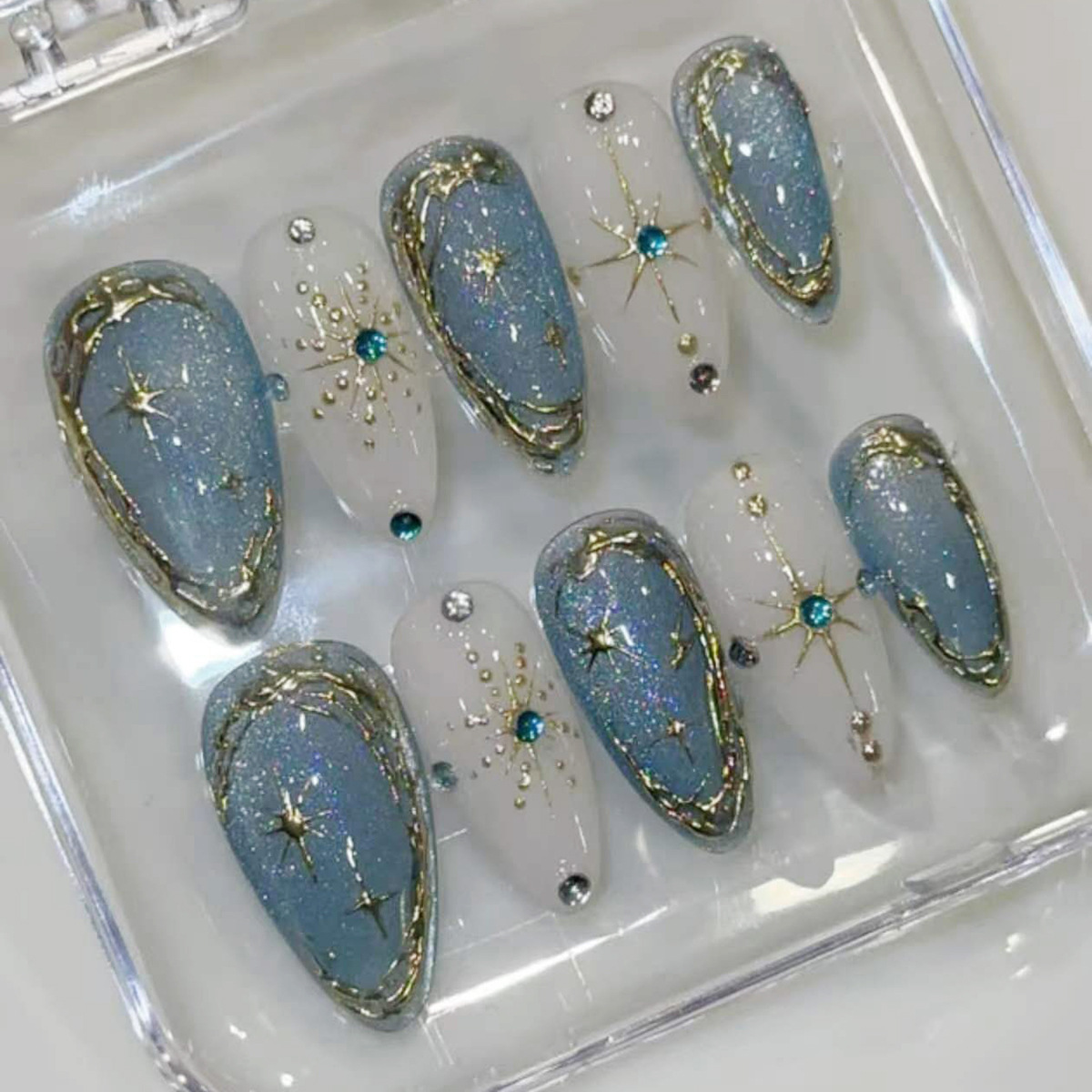 Nail Art Inspo - Set di 24 Unghie Finte Blu