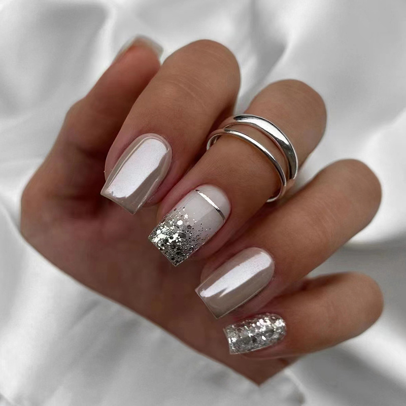 Unghie finte corte e quadrate  - Nail Art Inspo recensione e prezzo