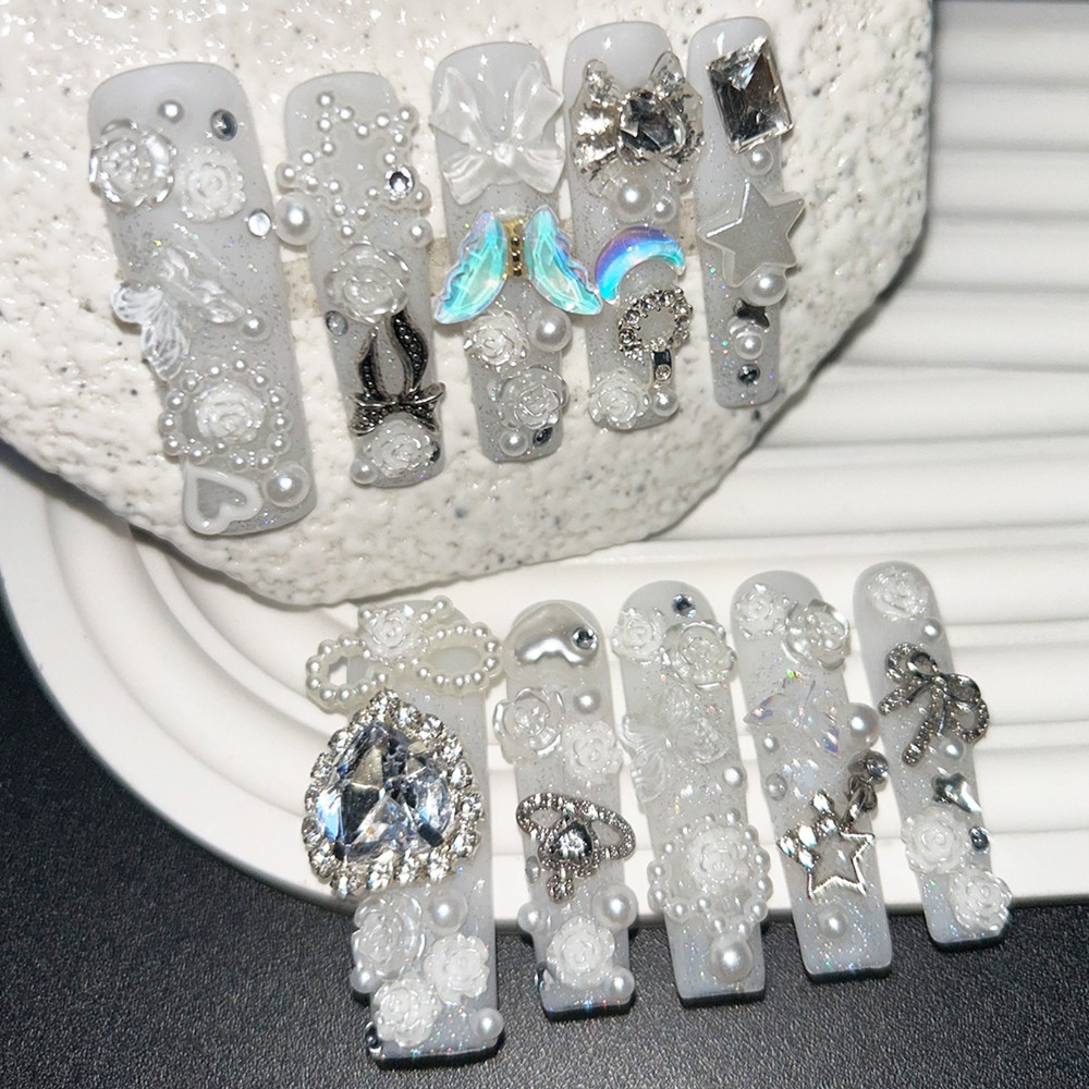 10 Pezzi Unghie Finte Adesive  - Nail Art Inspo recensione e prezzo